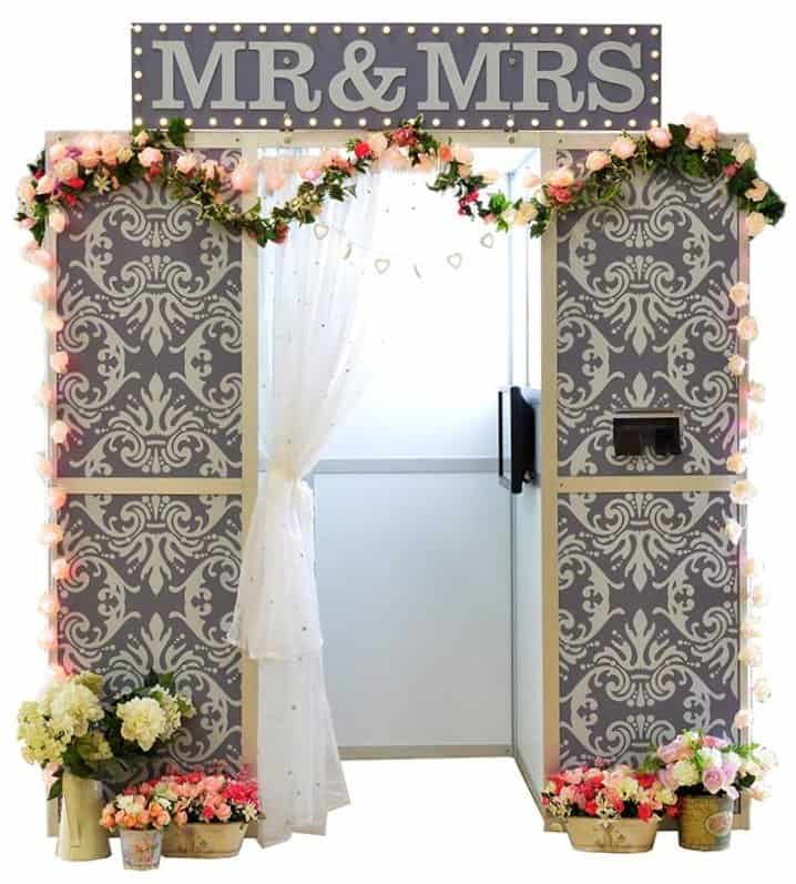 Mr & Mrs Wedding photo booth